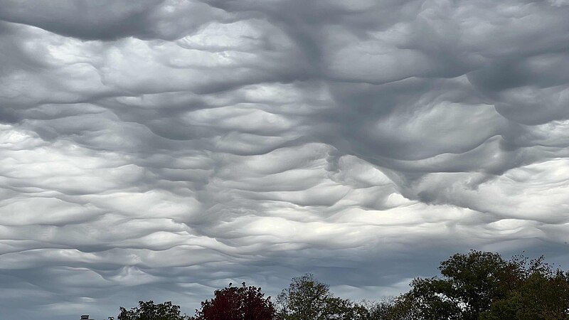 You are currently viewing Asperitas Clouds, Sky Waves: When the Atmosphere Decides to Surf