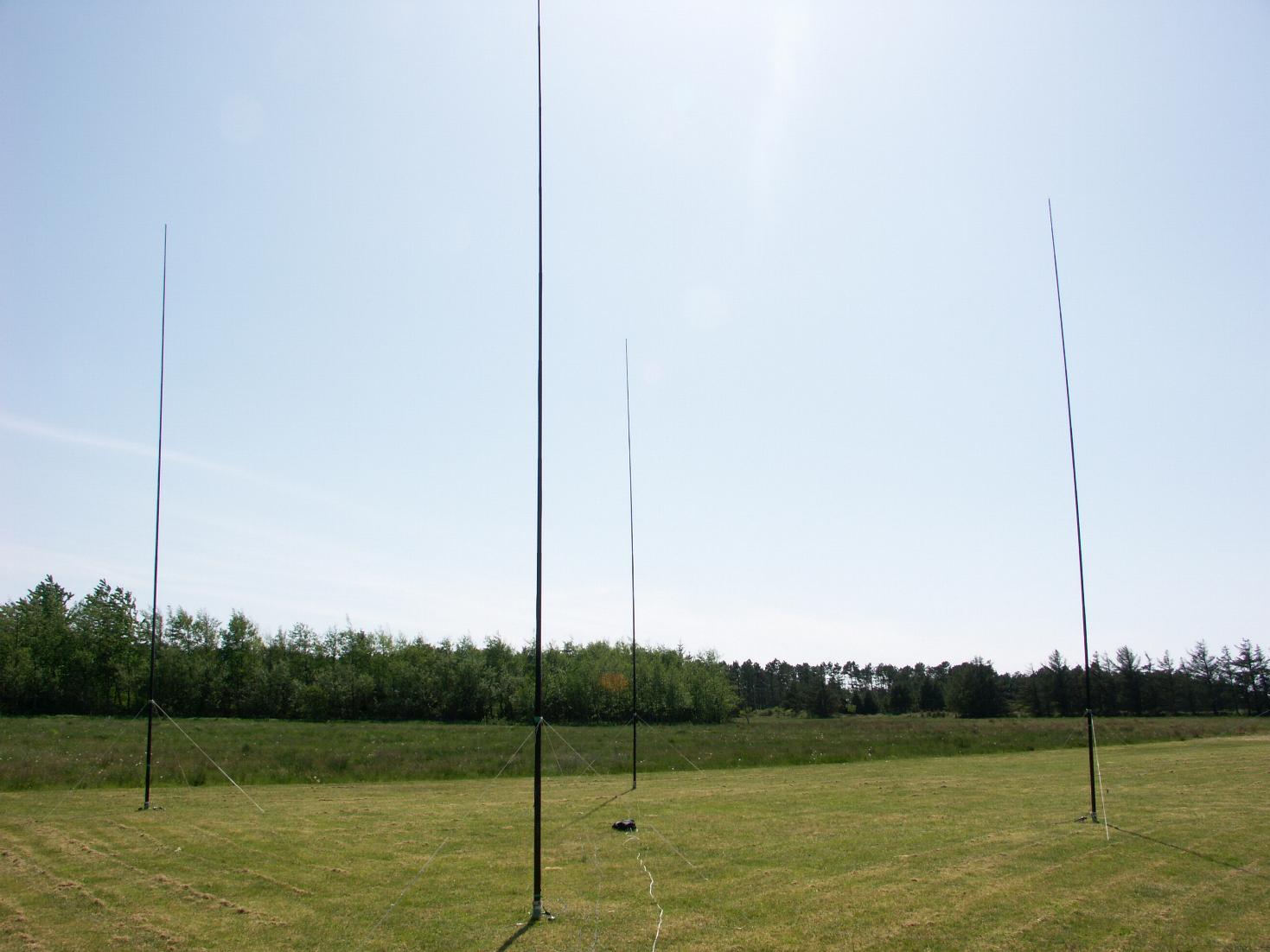 Read more about the article Four Square Arrays for DXing